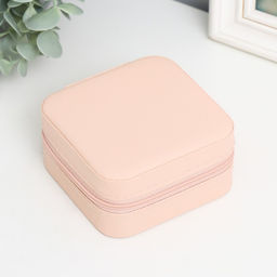 Шкатулка кожзам для украшений "Элегия. Квадратная" розовый 5х10х10 см