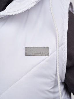 Жилет демисезонный Хлоя бордо - Yollochka фото 21