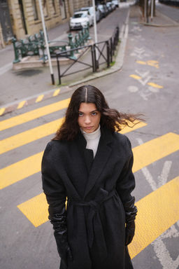 Abrigo con acabado cepillado y cinturon de anudar - H&m фото 2