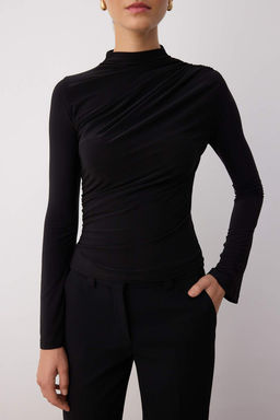 Trendyolmilla Siyah Fitted/Vucuda Oturan Ispanyol Kollu Esnek Orme Bluz TWOAW25BZ00318  фото 3