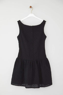 TRENDYOLMILLA Limited Edition Beyaz Etegi Belden Ac?lan Dugme Detayl? Brode Mini Dokuma Elbise TWOSS25EL00521 фото 10