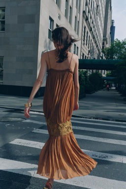 ZW COLLECTION CRINKLED EMBROIDERED DRESS - Zara фото 3