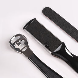 Набор для педикюра, 4 предмета, на блистере, чёрный