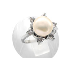 Кольцо с жемчугом и стразами, кремовый