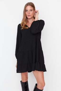 Trendyolmilla Siyah Mini Genis Kesim Dokulu Volanl? Dokuma Elbise TWOAW23EL01479