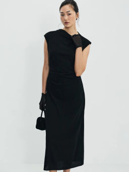 Платье миди приталенного кроя / Zarina