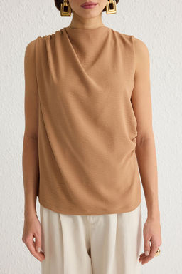 Trendyolmilla Ekru Buzgu Detayl? Bisiklet Yaka Kolsuz Dokuma Bluz TWOSS24BZ00343 фото 8