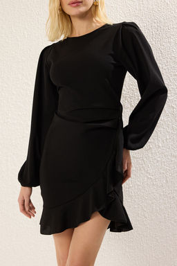 Trendyolmilla Siyah Duz Volanl? / F?rf?rl? Dokuma Krep Mini Astars?z S?k Elbise TPRAW25EL00185