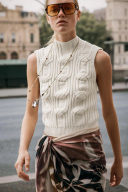 CABLE KNIT VEST TOP - Zara фото 2