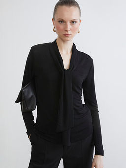 ?al Yaka Parlak G?r?n?ml? Bluz