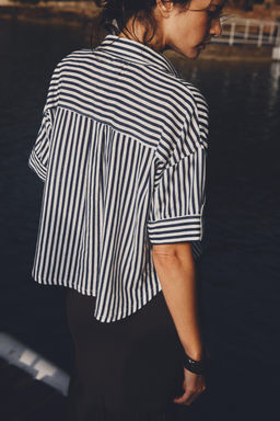 CROPPED LINEN BLEND SHIRT - Zara фото 5