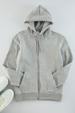 TRENDYOL MAN Gri Melanj Regular Fit Kapusonlu Fermuarl? Etiket Aplikeli Kal?n Sweatshirt TMNAW23SW00172 - Trendyolmilla фото 6