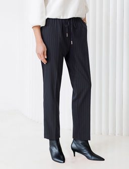 D24.228 Брюки женские темно-синий