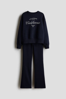 Conjunto de sudadera y joggers