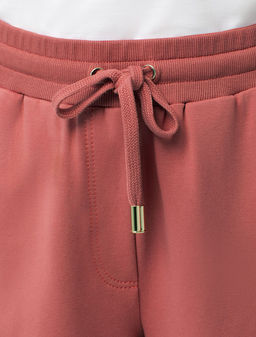 D48.008 Шорты женские терракота