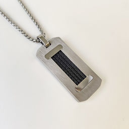 Кулон из стали на цепочке