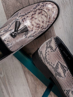 Лоферы мужские стильные легкие из натуральной кожи 28255-00 Бежевая рептилия