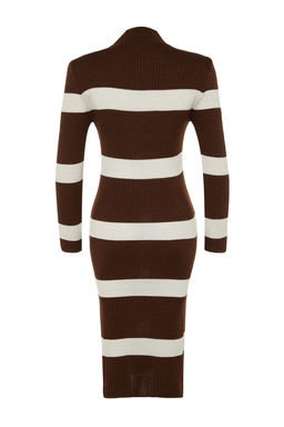 TRENDYOLMILLA Lacivert Midi Triko Cizgili Elbise TWOAW23EL00226 фото 31