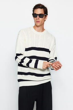 TRENDYOL MAN Ekru Casual Unisex Oversize Fit Genis Kal?p Sac Orgu Cizgili Tuylenmeyen Triko Kazak TMNAW24KZ00002