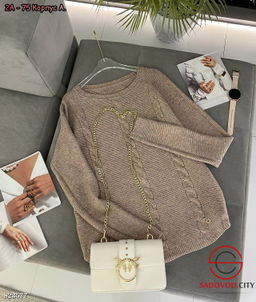 Пуловер женский с узором