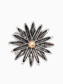 Кольцо для платка «Цветок Астра», белое в чернёном серебре