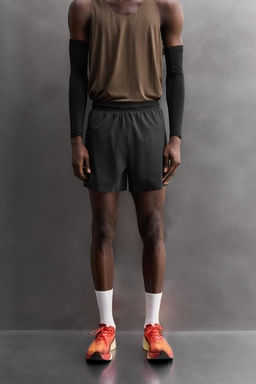 COLOUR BLOCK RUNNING SHORTS - Zara фото 10