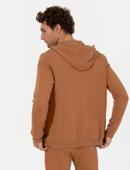 Толстовка верблюжьего цвета