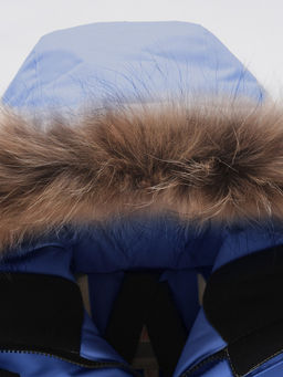 Парка зимняя подростковая для девочки с капюшоном и мехом василькового цвета 9534Vs - Valianly фото 12