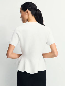 Приталенный джемпер с баской / Zarina