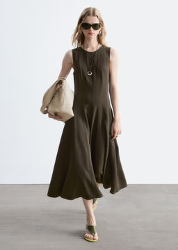 Vestido midi con l?neas de corte verticales