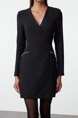 Trendyolmilla Siyah Fitted/Vucuda Oturan Tas Serit Detayl? Mini Dokuma Elbise TWOAW25EL00184  фото 3