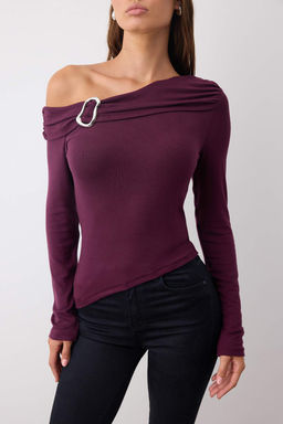 Siyah Asimetrik Yaka Aksesuar Detayl? Fitted/Vucuda Oturan Orme Bluz TWOAW26BZ00121 - Trendyolmilla фото 3