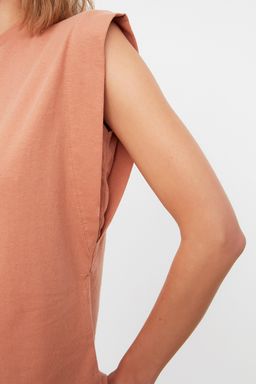 TRENDYOLMILLA Siyah %100 Pamuk Vatka Gorunumlu Basic Bisiklet Yaka Orme T-Shirt TWOSS20TS0021  фото 4