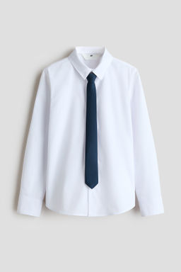 Conjunto de camisa y corbata