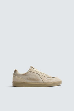 ZAPATILLA ESTILO RETRO / Marr?n Arena