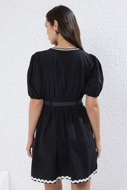 TRENDYOLMILLA Siyah Kemerli ve Fermuarl? Duz Mini Dokuma Elbise TWOSS25EL00429 фото 4