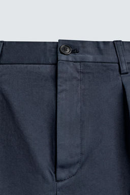 BERMUDA RELAXED FIT PLIEGUES AARON LEVINE X ZARA / az-empolvado