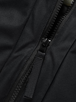 Парка зимняя подростковая для девочки с капюшоном и мехом черного цвета 9536Ch