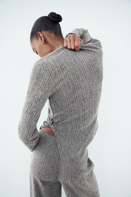 TEXTURED TOP WITH BOW - Zara фото 11