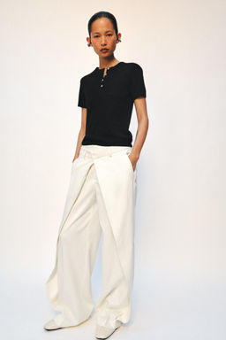 TOP PUNTO BOTONES / Negro