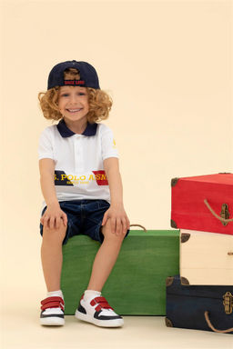 Белая футболка с воротником-поло для мальчика Неожиданная скидка в корзине