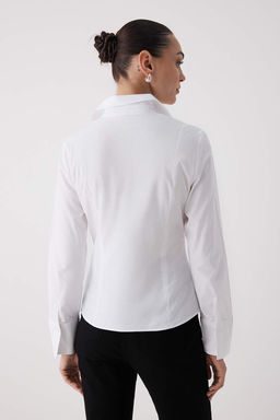 Beyaz Bele Oturan Fitted Dokuma Gomlek TWOAW26GO00022 - Trendyolmilla фото 10