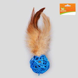 Цена за 2 шт. Игрушка для кошек Шар из лозы с пером, 3,8 см, синий/фиолетовый - Пижон фото 2