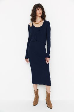 TRENDYOLMILLA Pembe Vucuda Oturan Midi Triko H?rka Elbise Tak?m TWOSS21EL0208