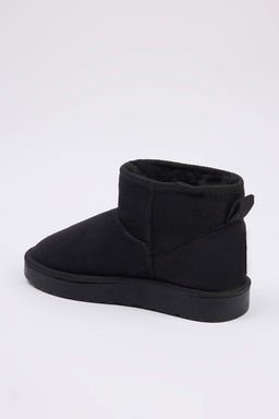 Siyah Ici Kurklu Yuvarlak Burun Duz Topuklu Kad?n Bot TAKAW26BO00001