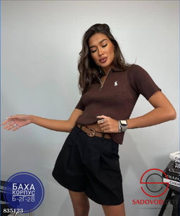 Футболка поло на полузамке