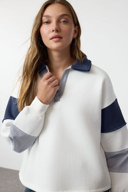 TRENDYOLMILLA Ekru Renk Bloklu Dokuma Garnili Oversize/Genis Kal?p Orme Sweatshirt TWOAW25SW00199