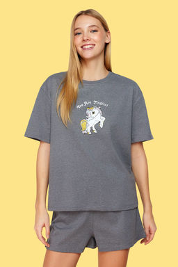 Trendyolmilla Gri Melanj Bask?l? Sortlu Orme Pijama Tak?m? THMSS24PT00116