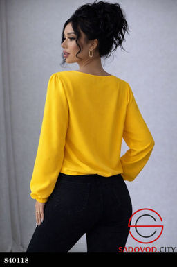 Блузка женская с V-вырезом