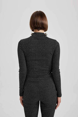 Облегающая футболка с длинным рукавом из ткани с люрексом и полуводолазкой - Defacto фото 6